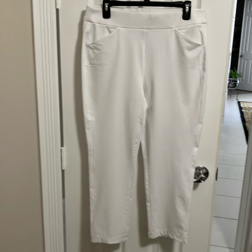 Chicos White Pant  Size-1.5 R